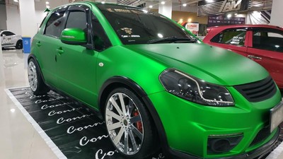 Si Ijo Suzuki SX-4 X-Over