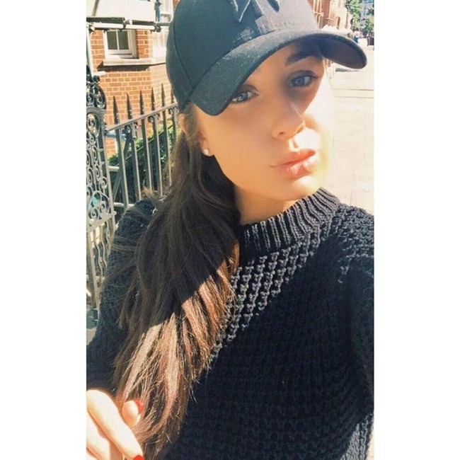 Chloe pun memutuskan untuk mengakhiri hubungan. Namun tampaknya Henry dendam dengan berakhirnya hubungan dengan melakukan tindakan kekerasan yang hampir menghilangkan nyawa crazy rich Inggris itu.  Foto: dok. Instagram