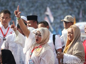 Para Artis yang Putihkan GBK dan Dukung Prabowo-Sandiaga Uno