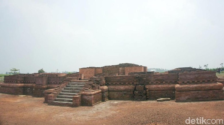 Candi Blandongan di Kompleks Percandian Batujaya (Luthfiana Awaluddin/detikcom) Candi Blandongan di Kompleks Percandian Batujaya (Luthfiana Awaluddin/detikcom)