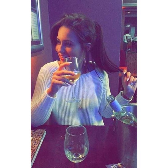 Kejadian horor tersebut menimpa Chloe pada Juni 2018 silam. Chloe yang datang dari keluarga miliuner pun tak habis pikir bisa jatuh cinta dengan pria pengangguran, pengguna narkoba dan sangat kasar.  Foto: dok. Instagram