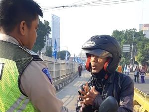 Masuk Busway dan Terobos CFD di Mampang Prapatan, Pemotor Ditilang