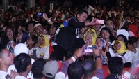 Mantan atlet bulutangkis Taufik Hidayat tampak hadir di acara deklarasi.