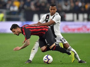 AC Milan Kalah, Wasit Disalahkan