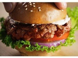 Daging Babi, Wagyu hingga Patty Burger Buatan Ini Rasanya Mirip Aslinya