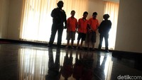 Ketiganya adalah HW (53) alias W, GHA (39) alias G, dan M (41) alias S.