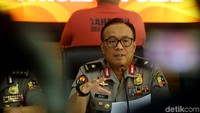 Polisi berhasil menangkap dua orang pelaku penyebar hoax Server KPU Di-setting Menangkan Jokowi, Senin (8/4/2019).
