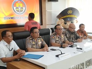 Polisi Tangkap 2 Buzzer Hoax Server KPU Di-setting Menangkan Jokowi