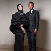 Azrinaz Mazhar Hakim sendiri kini sudah menikah lagi setelah bercerai dari Sultan Brunei. Pernikahan dengan pria bernama Fairos Khan Abdul Hamid digelar pada 1 Mei 2018. Sebelumnya Azrinaz sempat digosipkan bertunangan dengan pengusaha Malaysia Wak Doyok. (Foto: Instagram @azrinazmazharhakim)