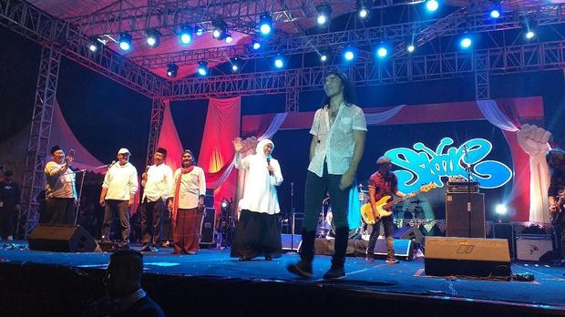 Slank Ajak Nyanyi 'Ku Tak Bisa' Bareng Khofifah, Gus Ipul dan Mahfud Md