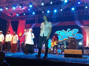 Konser Putih Bersatu 500 Artis Bareng Jokowi Siap Putihkan GBK Hari Ini!