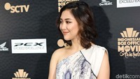 Senyum manis Sherina kala berpose di depan kamera. Pool/Noel/detikFoto.