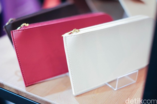 Banyaknya kegunaan pouch membuat produk tersebut sering dipilih untuk suvenir pernikahan. Desain pouch yang disajikan oleh para vendor juga cukup variatif. Foto: Silmia Putri/Wolipop