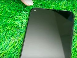 Melihat X71, Nokia Pertama dengan Lubang Kamera