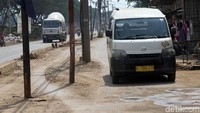Sebelumnya pemerintah setempat memang telah melebarkan Jalan Perancis guna menghindari penumpukan kendaraan disaat-saat jam sibuk.