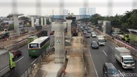 Menteri Pekerjaan Umum dan Perumahan Rakyat (PUPR) Basuki Hadimuljono memastikan Jalan Tol Jakarta-Cikampek (Japek) Elevated II belum dapat digunakan untuk mudik lebaran tahun ini.
