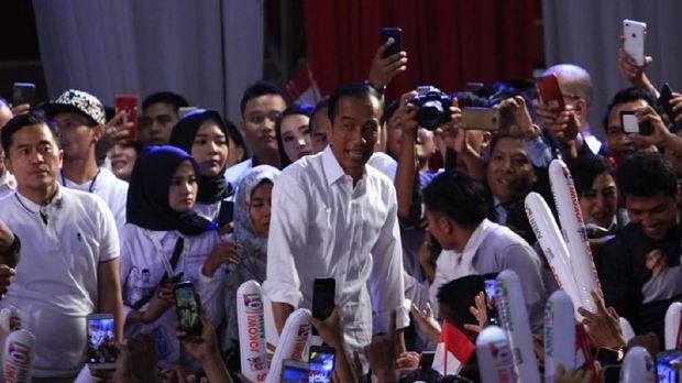 Capres Jokowi saat kampanye di Kalteng.