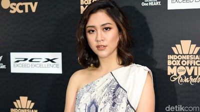 Gaya Kece Sherina Munaf