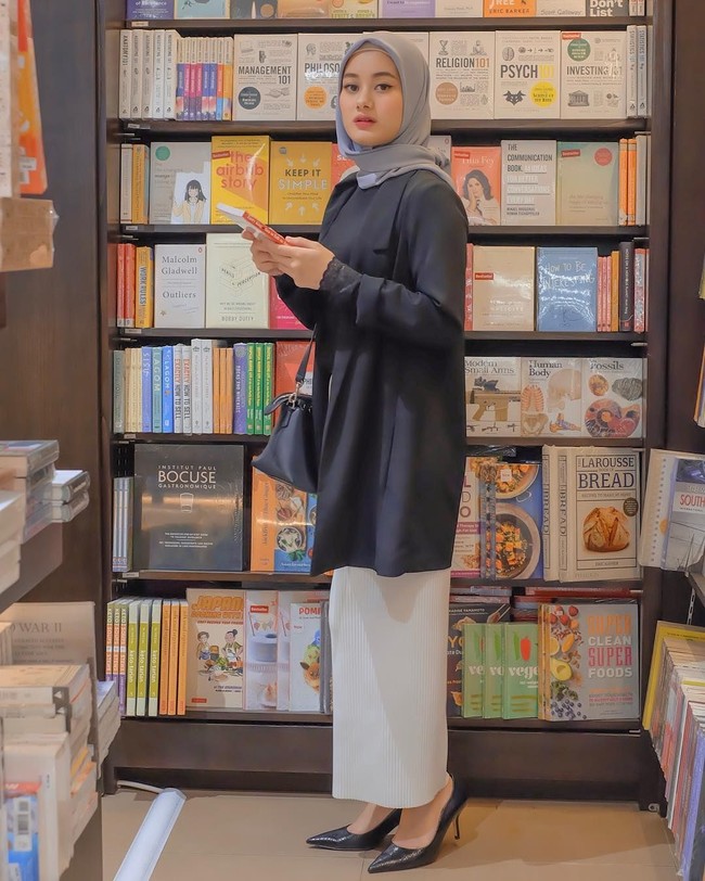 Dinda Hauw populer setelah memerankan tokoh pengidap kanker dalam film ‘Surat Kecil untuk Tuhan’ tahun 2011. Wajah manisnya juga kerap terlihat di sejumlah sinetron. Foto: Instagram