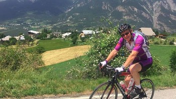 Jika harta itu bernilai miliaran, bagaimana dengan memberikan sebagian besar dari itu dan meninggalkan ratusan juta untuk anak-anak? Mereka masih kaya raya, mereka juga masih bisa menghancurkan hidup mereka. tambahnya. Foto: Instagram