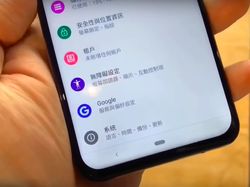Melihat X71, Nokia Pertama dengan Lubang Kamera