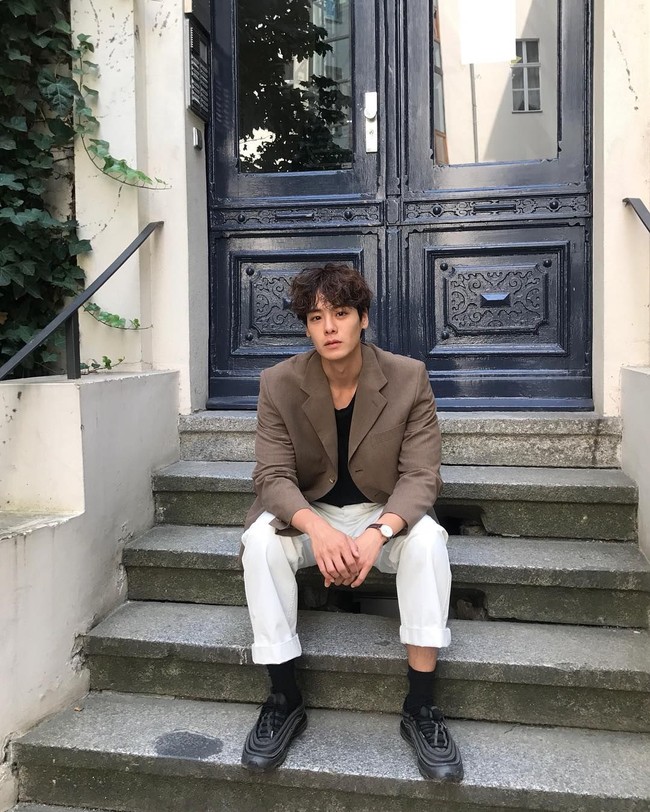 Selain itu Jang Sung Hoon juga pernah difitur dalam artikel Vogue AS sebagai salah satu manfluencer di Korea. Ia pun masuk dalam daftar 50 pria paling tampan di 2017 versi Vogue Inggris. Foto: Dok. Instagram Jang Sung Hoon