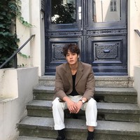 Selain itu Jang Sung Hoon juga pernah difitur dalam artikel Vogue AS sebagai salah satu manfluencer di Korea. Ia pun masuk dalam daftar 50 pria paling tampan di 2017 versi Vogue Inggris. Foto: Dok. Instagram Jang Sung Hoon