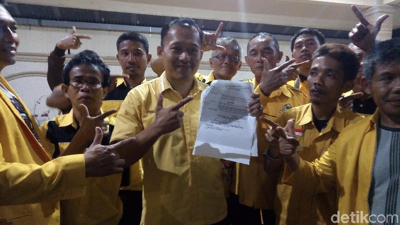 Respons Ketua Golkar Wonosobo yang Dipecat Gegara Dukung Prabowo Respons Ketua Golkar Wonosobo yang Dipecat Gegara Dukung Prabowo