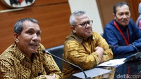 Komisioner KPU mendatangi kantor KPK untuk membahas pengisian Laporan Harta Kekayaan Penyelenggara Negara (LHKPN).