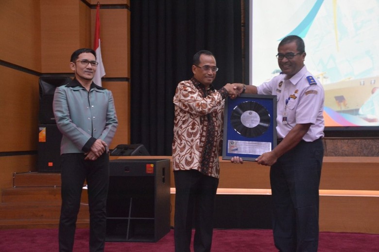 Buka Raker Ditjen Hubla, Menhub Minta Jajarannya Bekerja dengan Hati Buka Raker Ditjen Hubla, Menhub Minta Jajarannya Bekerja dengan Hati