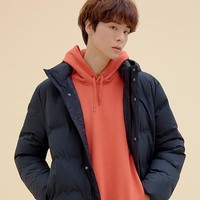 Sebagai model catwalk, Sung Hoon pertama kali tampil di Seoul Fashion Week 2015. Sejak saat itu tampaknya karier Sung Hoon terus saja meroket sebagai peragawan. Foto: Dok. Instagram Jang Sung Hoon