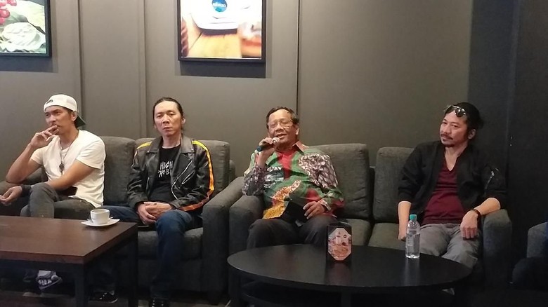 Foto: Slank bersama Mahfud MD (Amir Baihaqi/detikhot) Foto: Slank bersama Mahfud MD (Amir Baihaqi/detikhot)