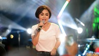Penyanyi Yuni Shara juga turut tampil di acara yang digelar pada Minggu malam itu. Pool/Ismail/detikFoto.
