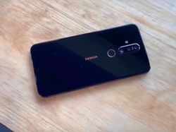 Melihat X71, Nokia Pertama dengan Lubang Kamera