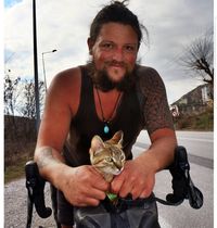 (1bike1world/Instagram)