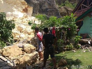 Tambang Gamping Ilegal di Pangandaran Longsor Timpa Rumah Warga