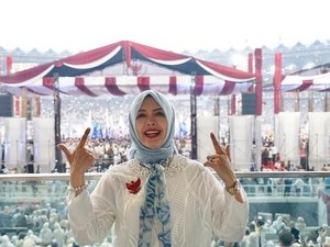 Alasan Istri Sandiaga Uno Tetap Pakai Hijab Biru Meski Pilpres Sudah Usai