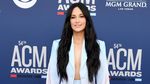 Seksinya Kacey Musgraves di Country Music Awards 2019