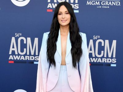 Seksinya Kacey Musgraves di Country Music Awards 2019