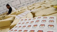 Logistik Pemilu 2019 tersebut telah didistribusikan oleh KPU Jakut ke Kecamatan Pademangan, Jakarta Utara.