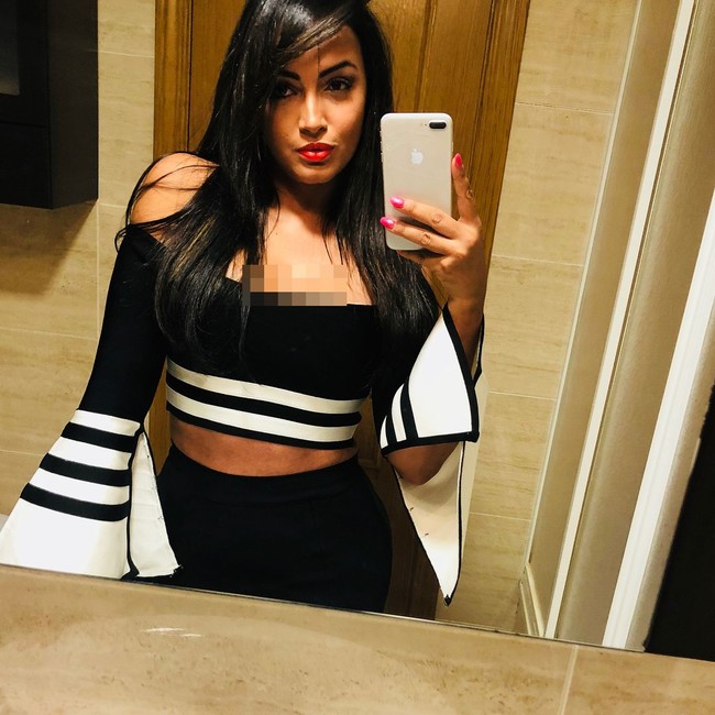 Michele dan Diego Costa bertemu pertamakali pada Februari 2010 di sebuah pesta di Madrid. Dari pertemuan pertama mereka sudah saling tertarik. Dia tipe pria Brazil yang memiliki selera humor baik, sedikit nakal. Dan dia sangat seksi. Dia selalu membuatku tertawa dan pasangan yang menyenangkan, kata Michele soal Costa. Foto: Instagram @ michelezuanne