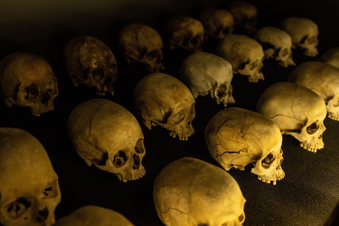 Ribuan Lilin Terangi Rwanda dalam Peringatan 25 Tahun Genosida