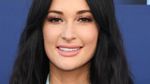 Seksinya Kacey Musgraves di Country Music Awards 2019