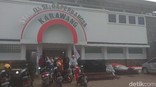 Cegah Massa Masuk Angin, Pawang Hujan Beraksi di Kampanye Jokowi
