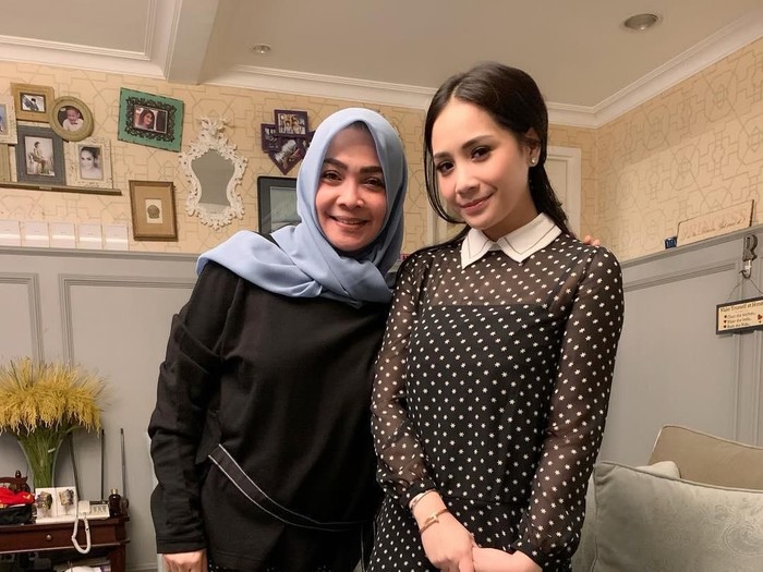 Nagita Slavina dan Rieta Amalia Nagita Slavina dan Rieta Amalia