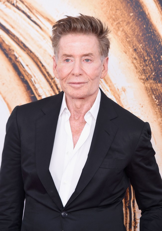 Gerai Calvin Klein pasti sering Anda lihat di pusat perbelanjaan. Tak hanya gerai busana, Calvin Klein juga dikenal dalam parfum dan jam tangan. Pendiri brand tersebut adalah pria 76 tahun ini yang juga dikagumi karena kemampuannya mengembangkan bisnis ini. Foto: Getty Images