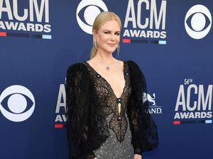 Curhat Nicole Kidman yang Sempat Minder dengan Tubuh Tingginya