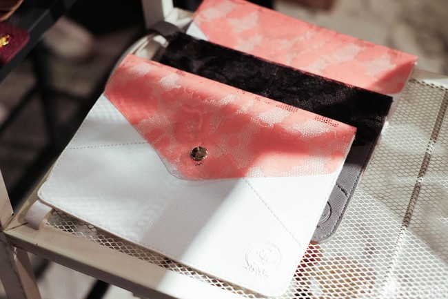 Banyak pouch yang dijual lebih murah. Perbedaannya ada pada kualitas bahan dan desain. Di beberapa vendor lainnya, pouch dijual mulai dari harga Rp 5000 saja. Foto: Silmia Putri/Wolipop