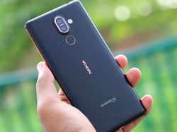 Melihat X71, Nokia Pertama dengan Lubang Kamera