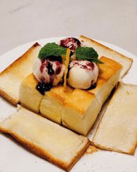 Makan Siang di Senayan City, Ada Kari Hijau hingga Hamburg Steak Enak